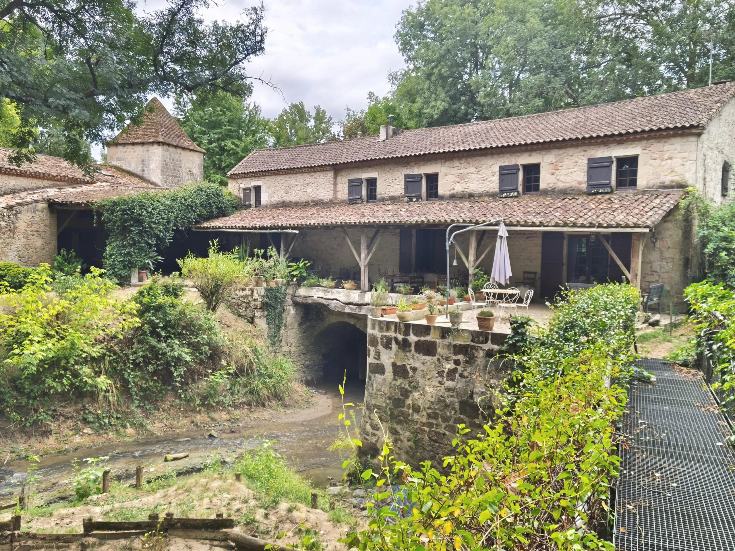 Charming 13th-century watermill near Tonneins and Clairac, Aquitaine – France – BVI86413