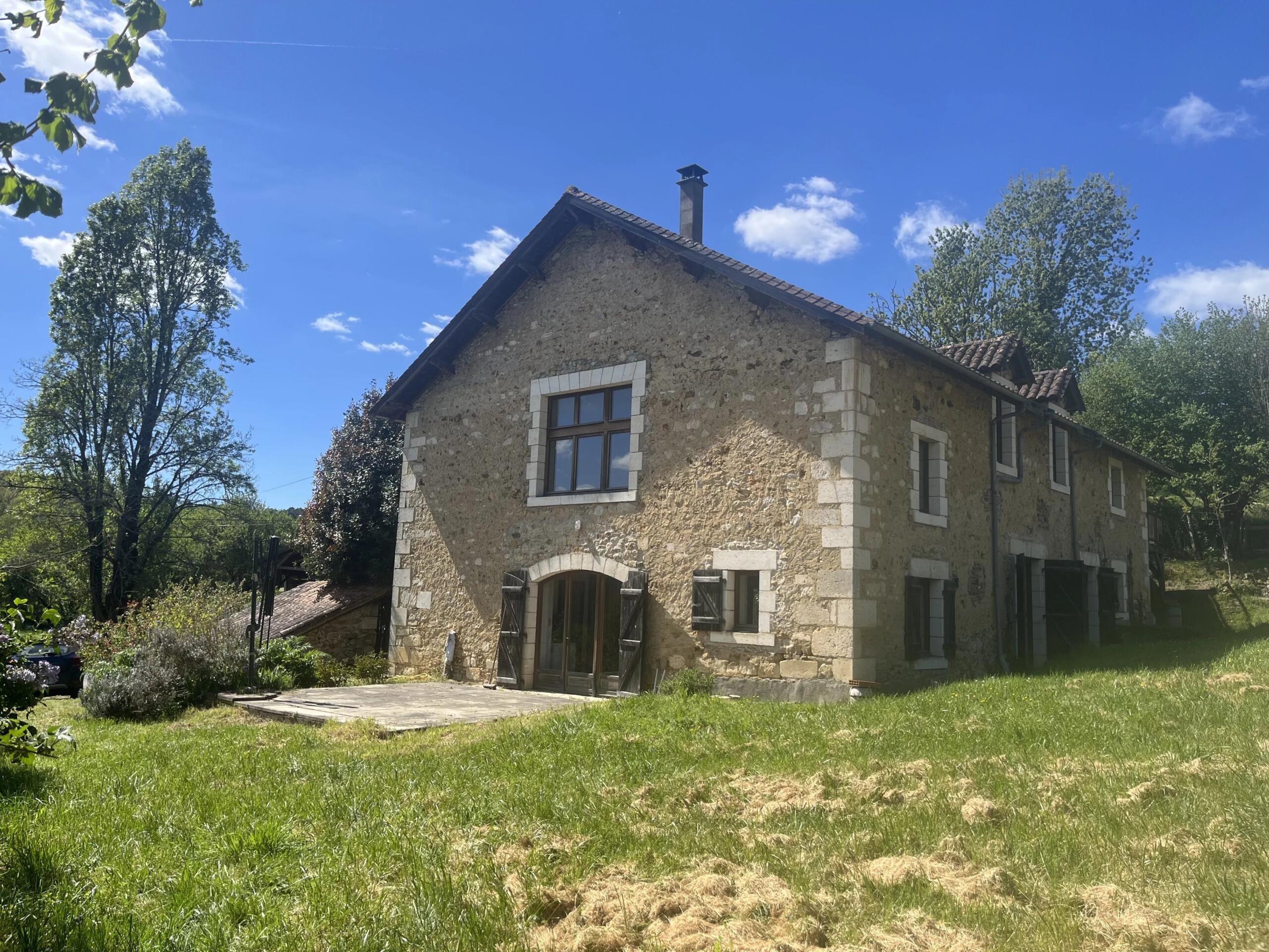 Ecologically renovated property with water source, orchard and solar panels, Aquitaine – France – BVI85254
