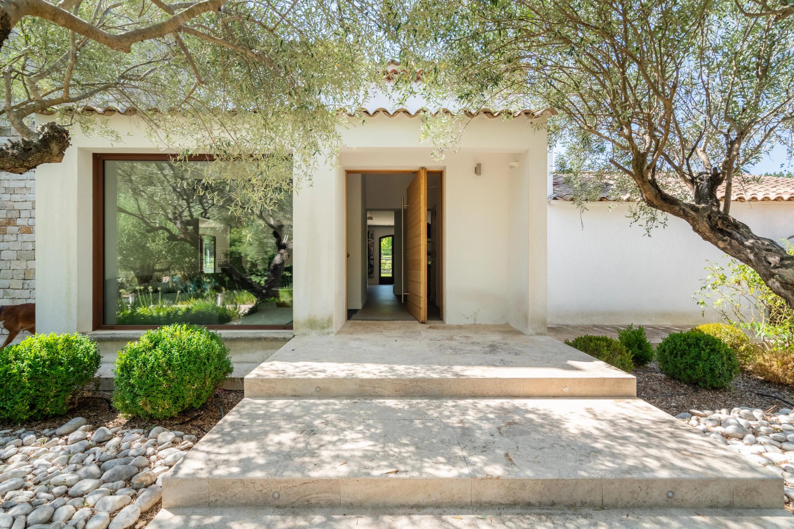 Stunning Provençal Stone Estate Just 5 Minutes from Aix-en-Provence, Provence-Alpes-Côte d’Azur – France – BVI78604
