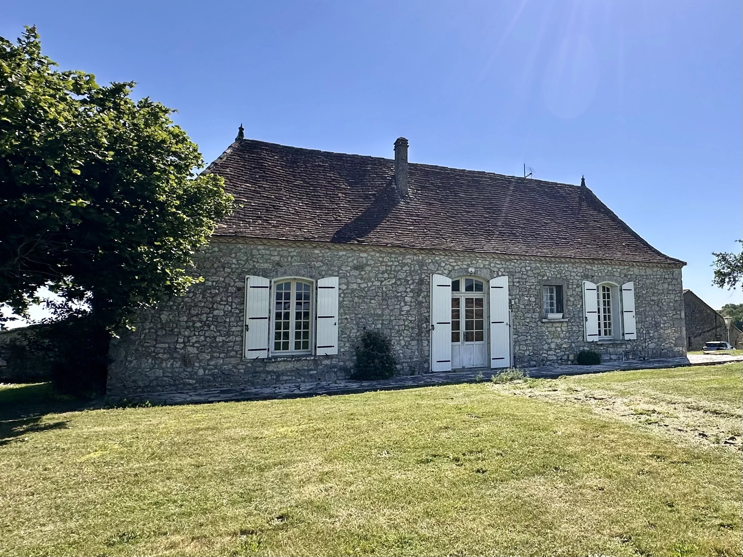 Stone property with double garage and barn close to  Eymet, Aquitaine – France – BVI85467