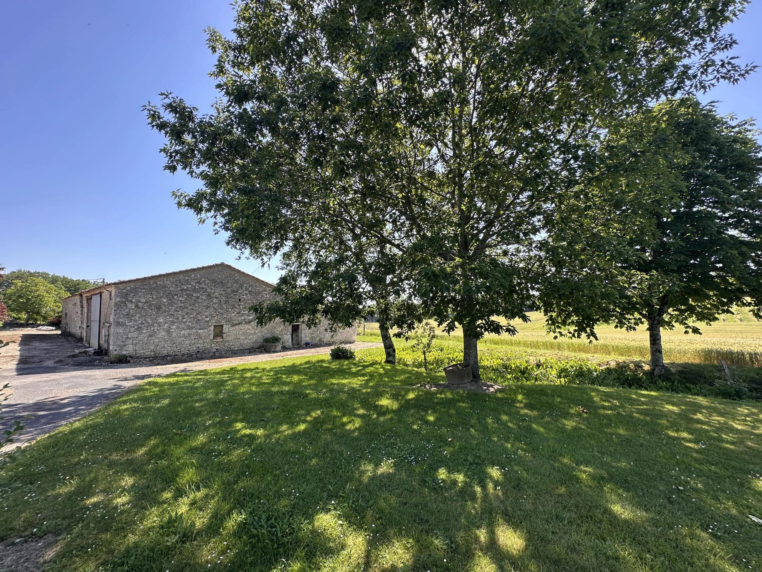 Stone property with double garage and barn close to  Eymet, Aquitaine – France – BVI85467
