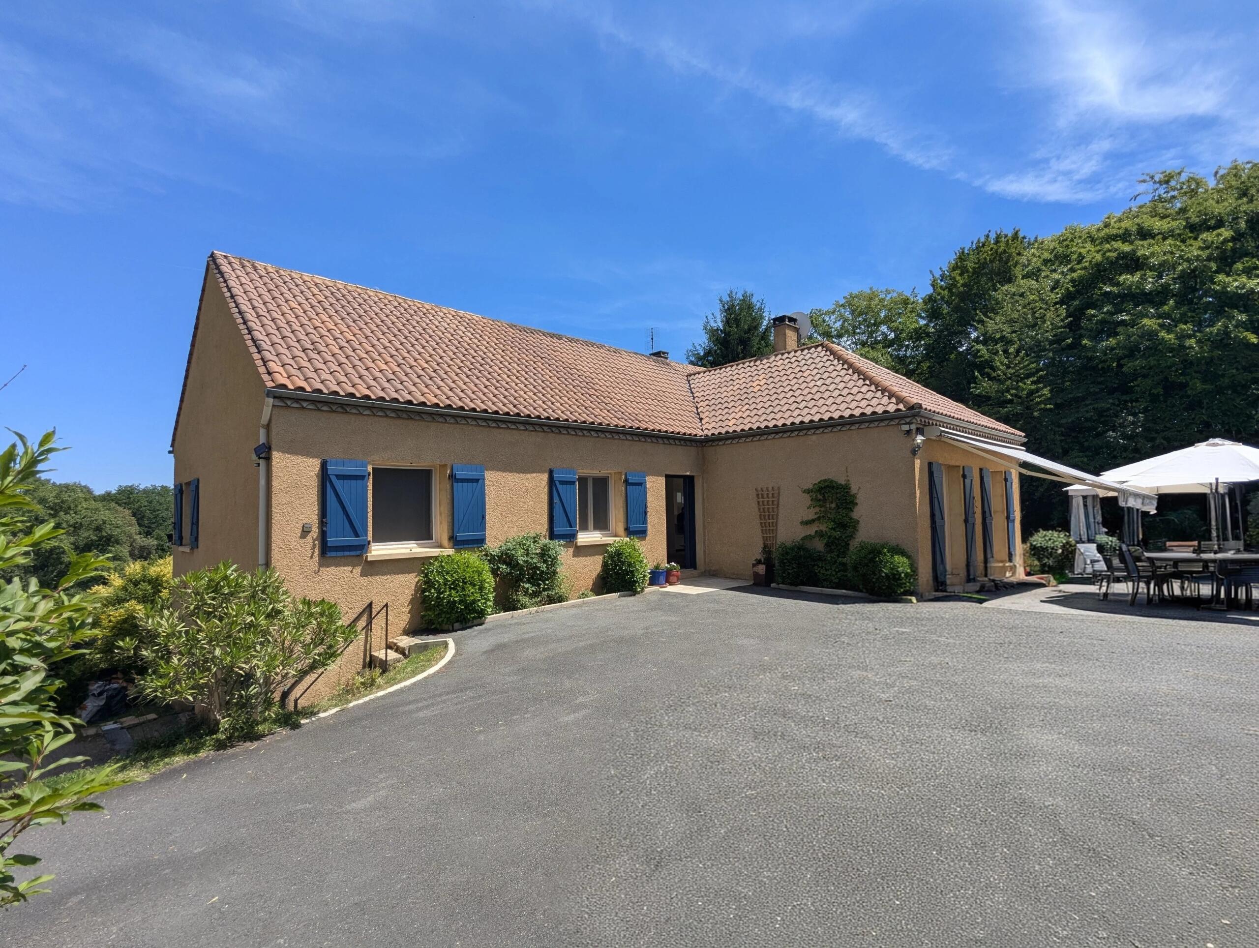 Immaculate move-in-ready 3/4 bedroom home with views, Aquitaine – France – BVI85756
