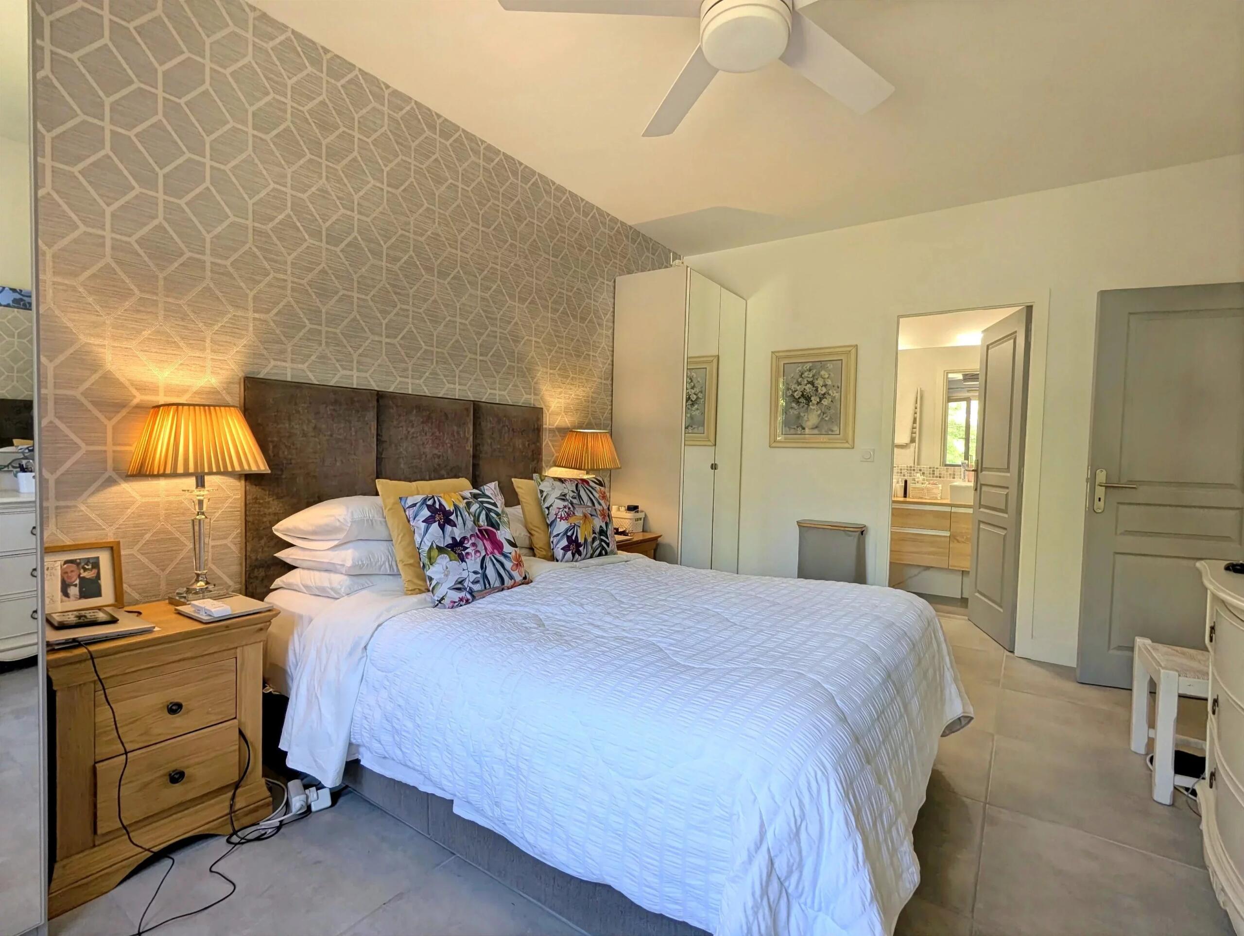 Immaculate move-in-ready 3/4 bedroom home with views, Aquitaine – France – BVI85756