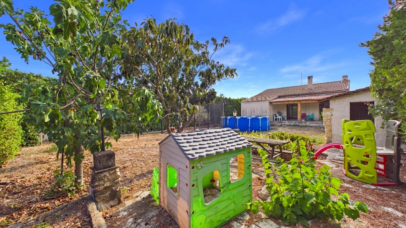 3 bedroom maison traditionnelle in Morieres Les Avignon, Vaucluse, France
