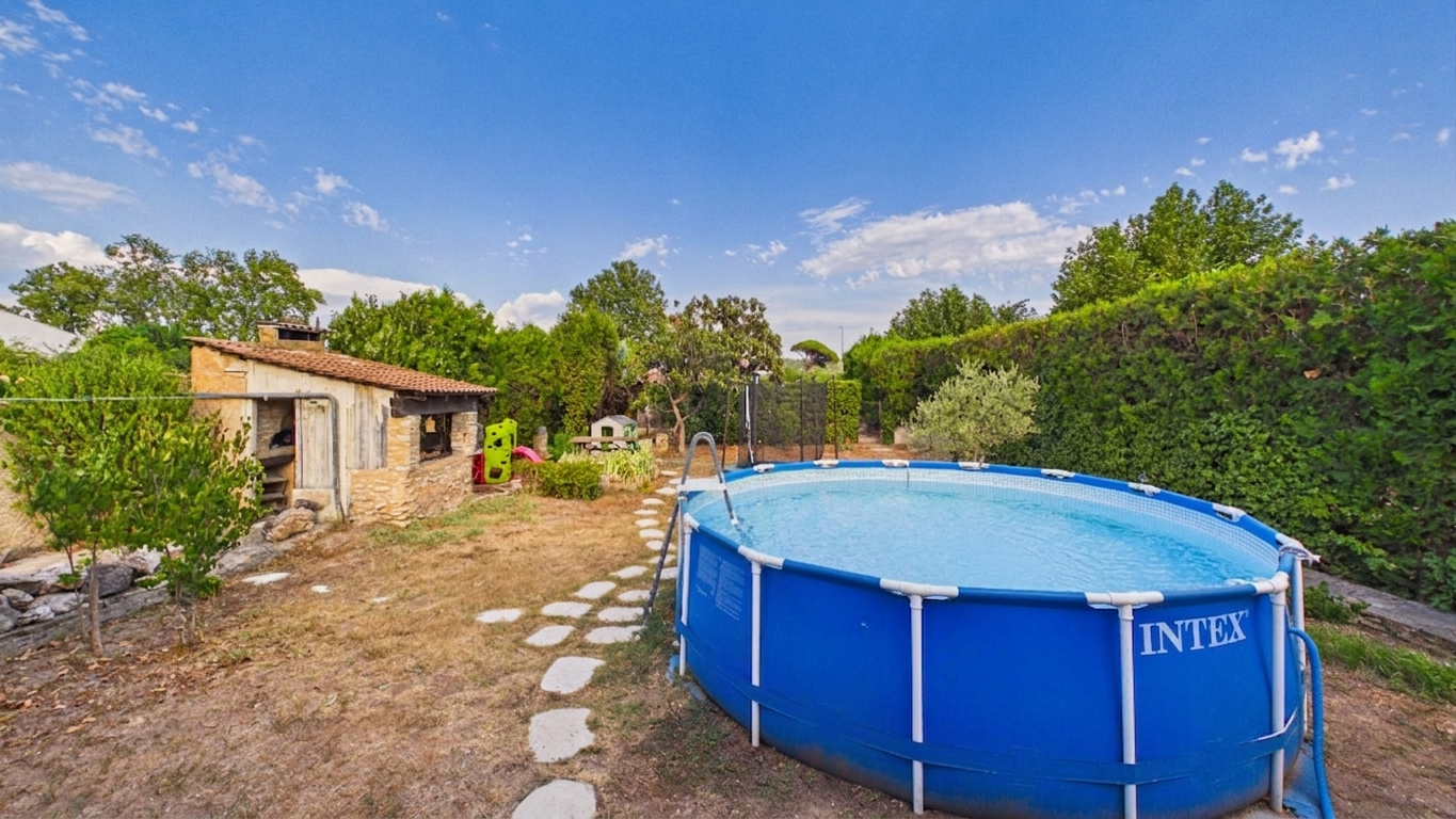 3 bedroom maison traditionnelle in Morieres Les Avignon, Vaucluse, France