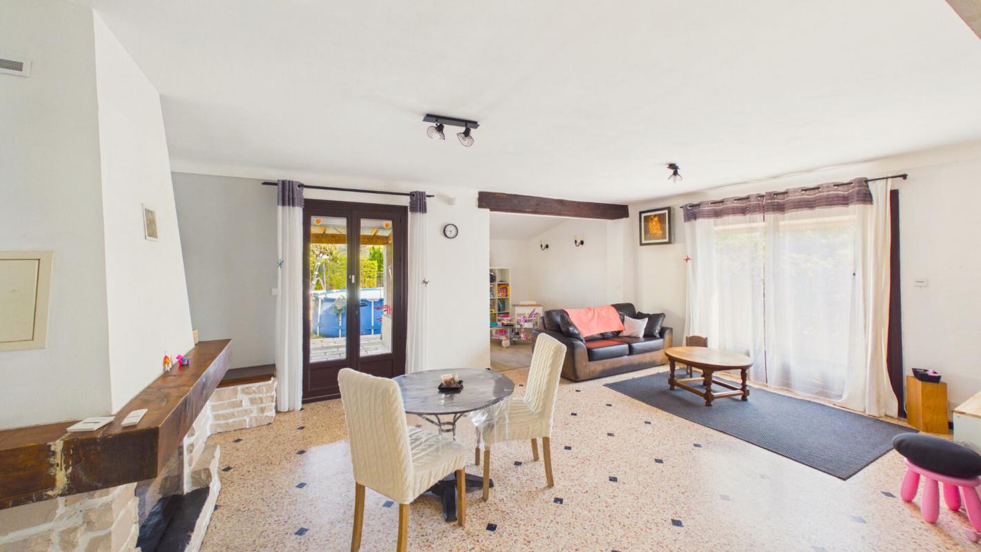 3 bedroom maison traditionnelle in Morieres Les Avignon, Vaucluse, France