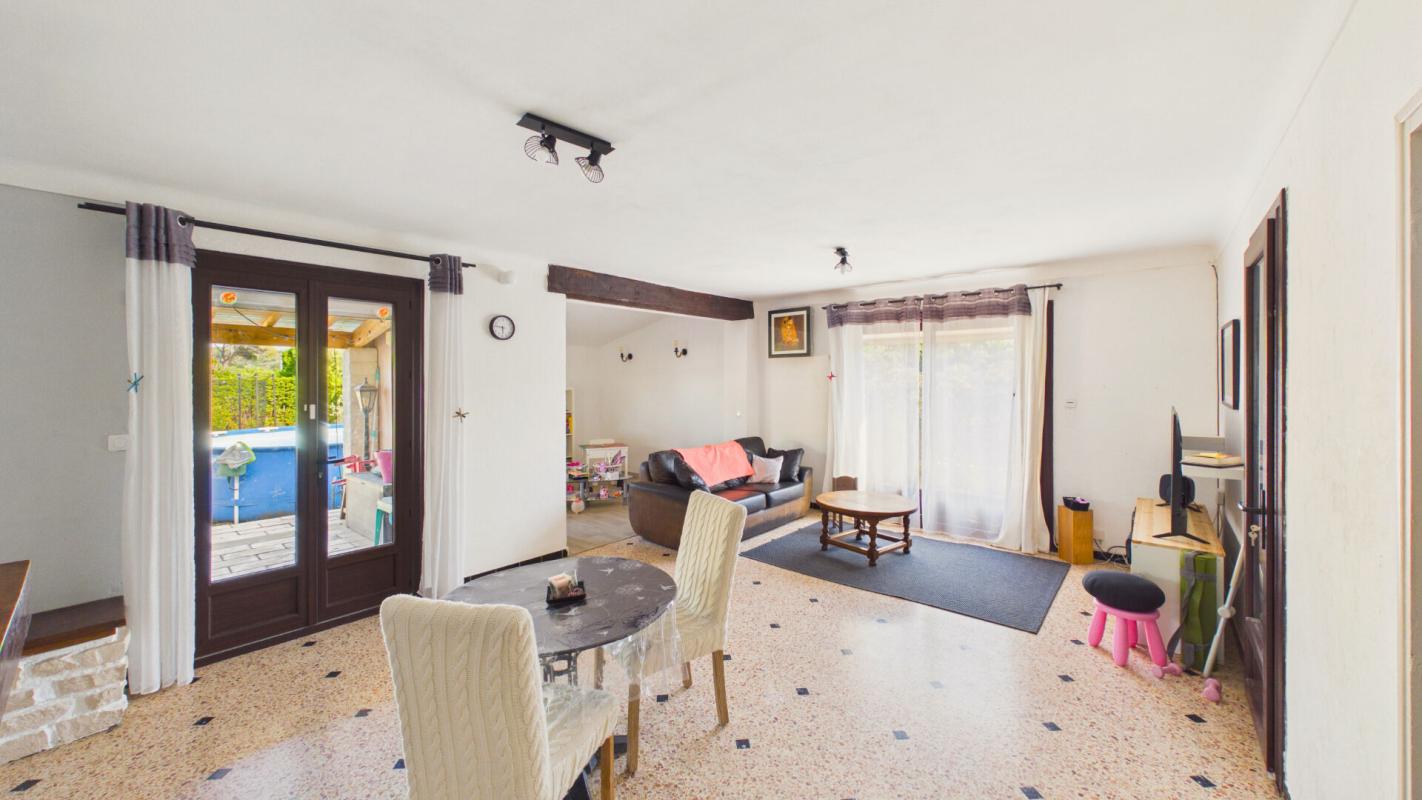 3 bedroom maison traditionnelle in Morieres Les Avignon, Vaucluse, France