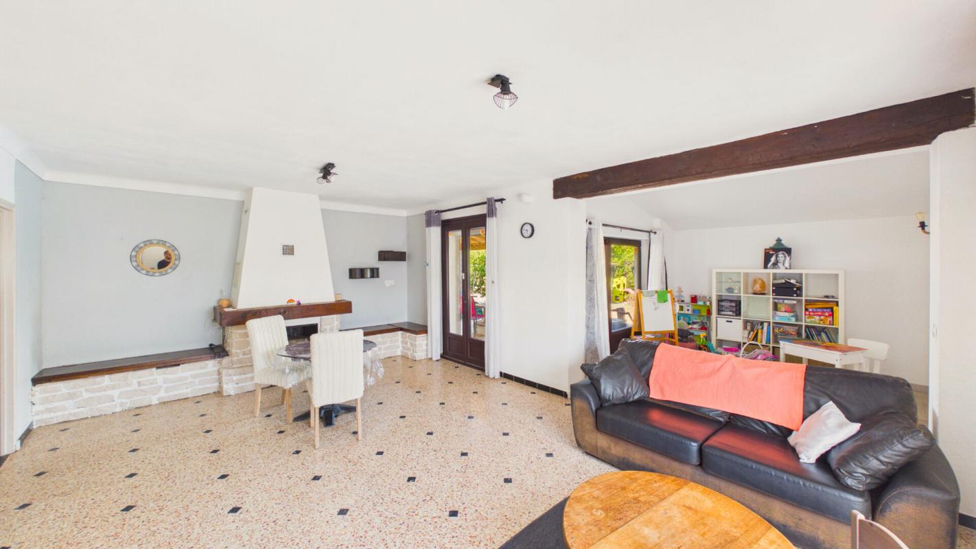 3 bedroom maison traditionnelle in Morieres Les Avignon, Vaucluse, France