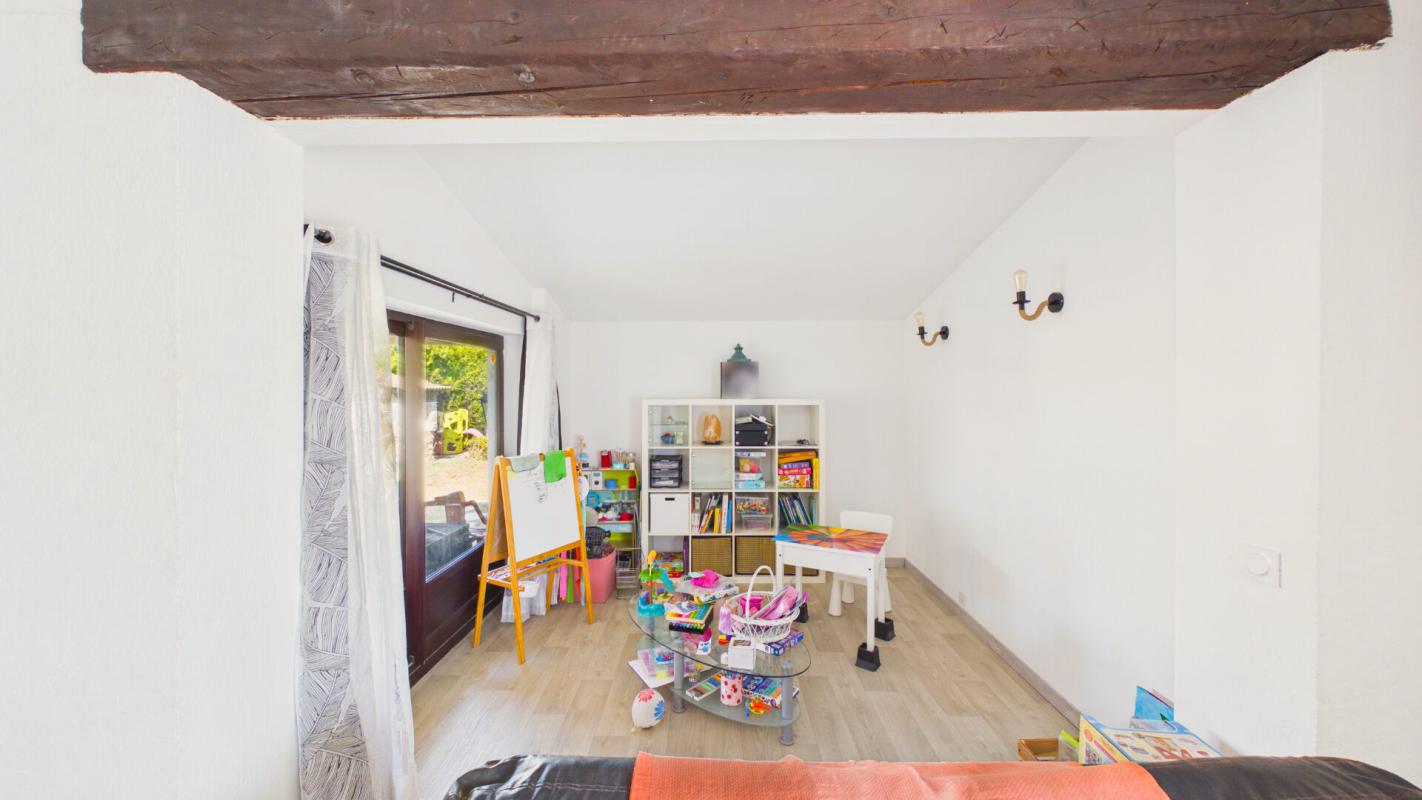 3 bedroom maison traditionnelle in Morieres Les Avignon, Vaucluse, France
