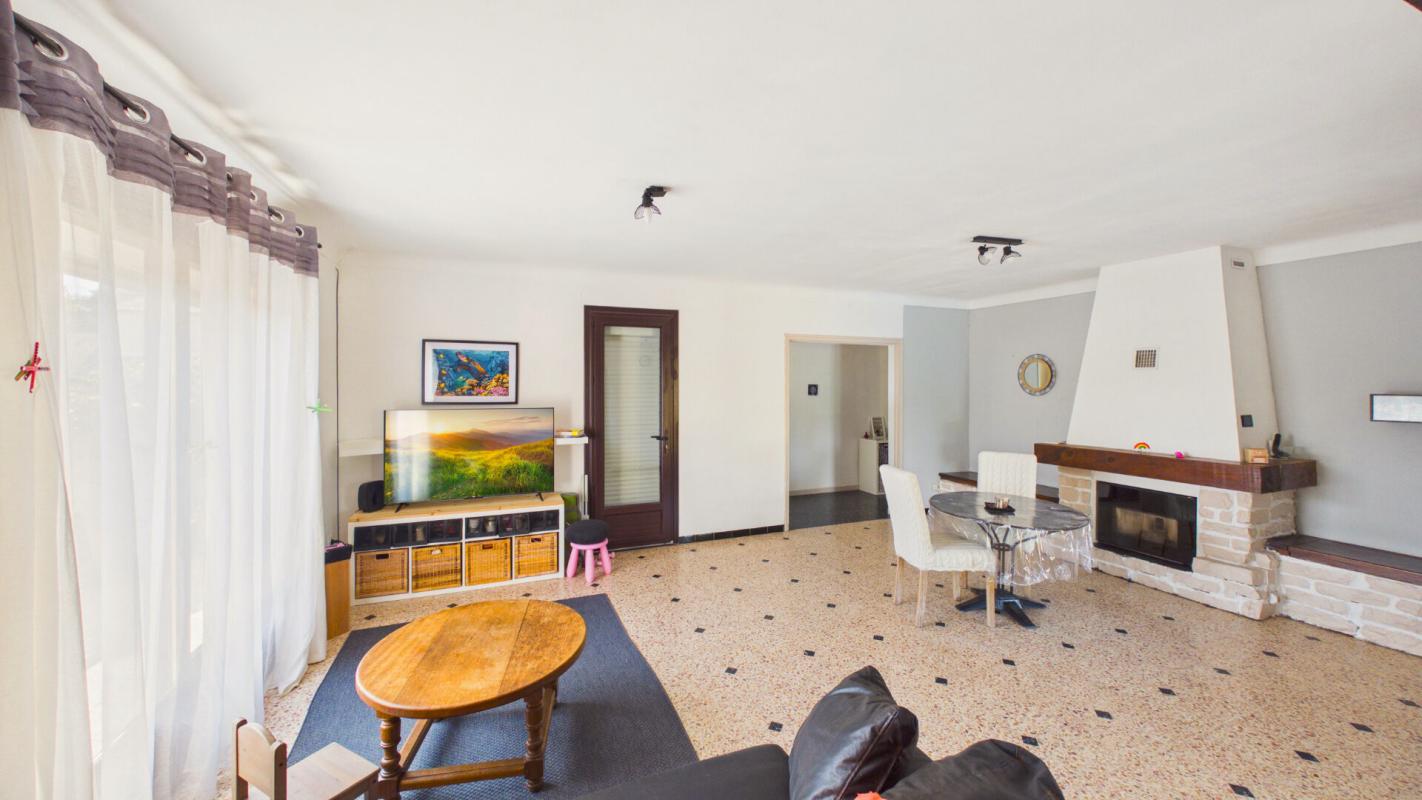 3 bedroom maison traditionnelle in Morieres Les Avignon, Vaucluse, France