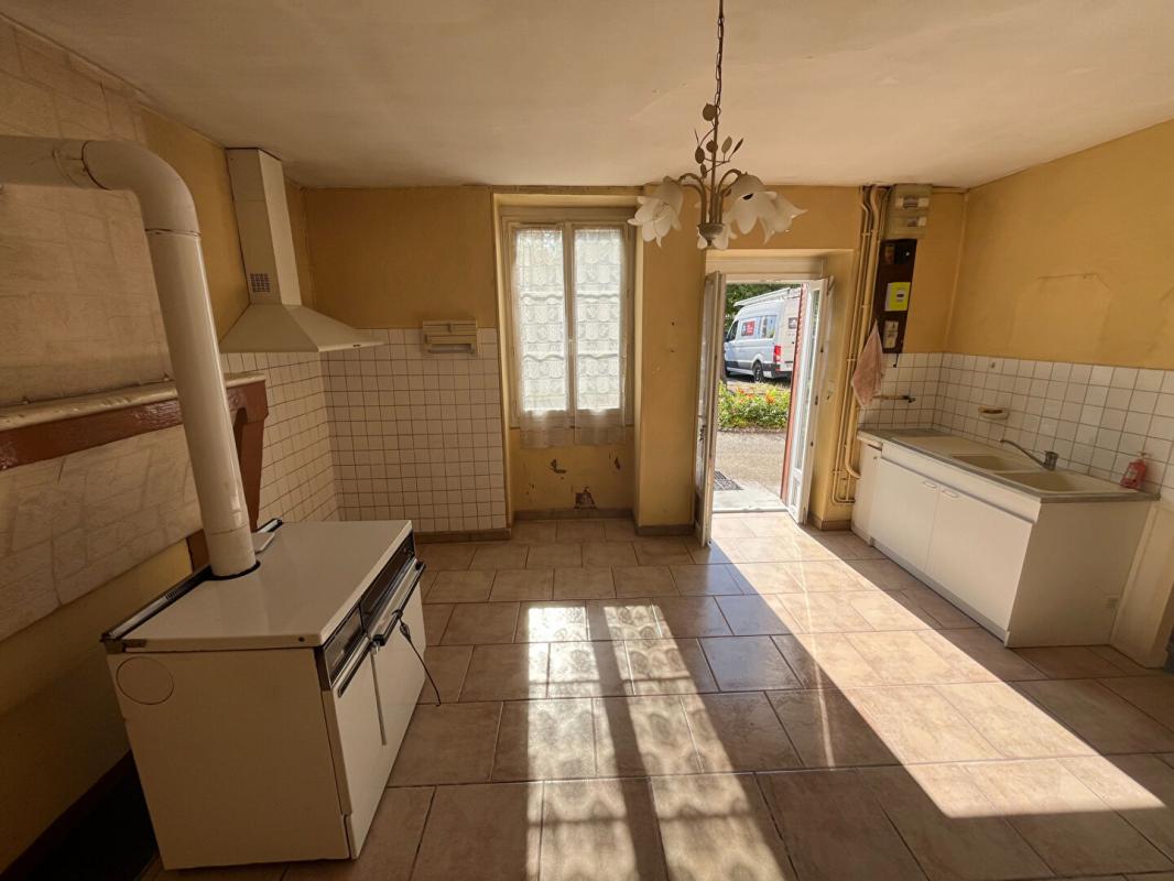 2 bedroom maison in Montmoreau, Charente, France