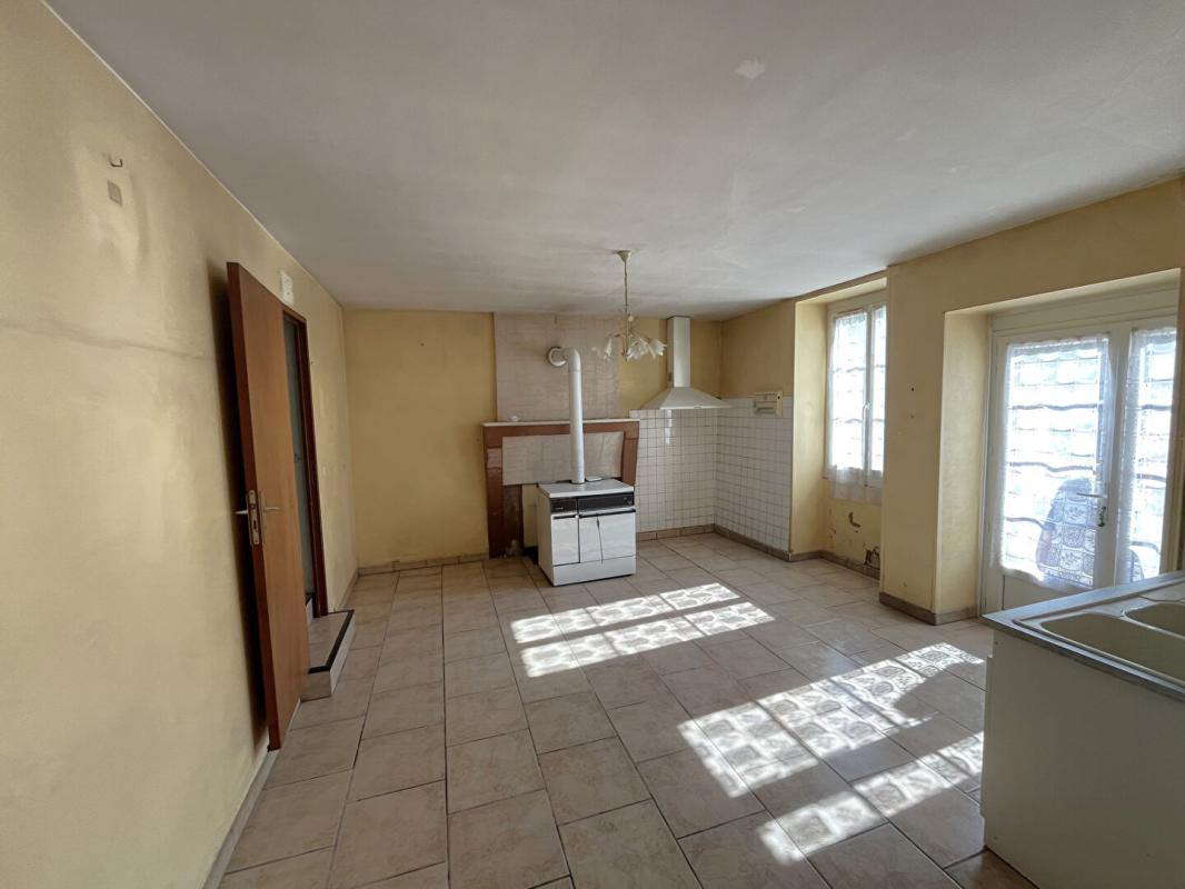 2 bedroom maison in Montmoreau, Charente, France