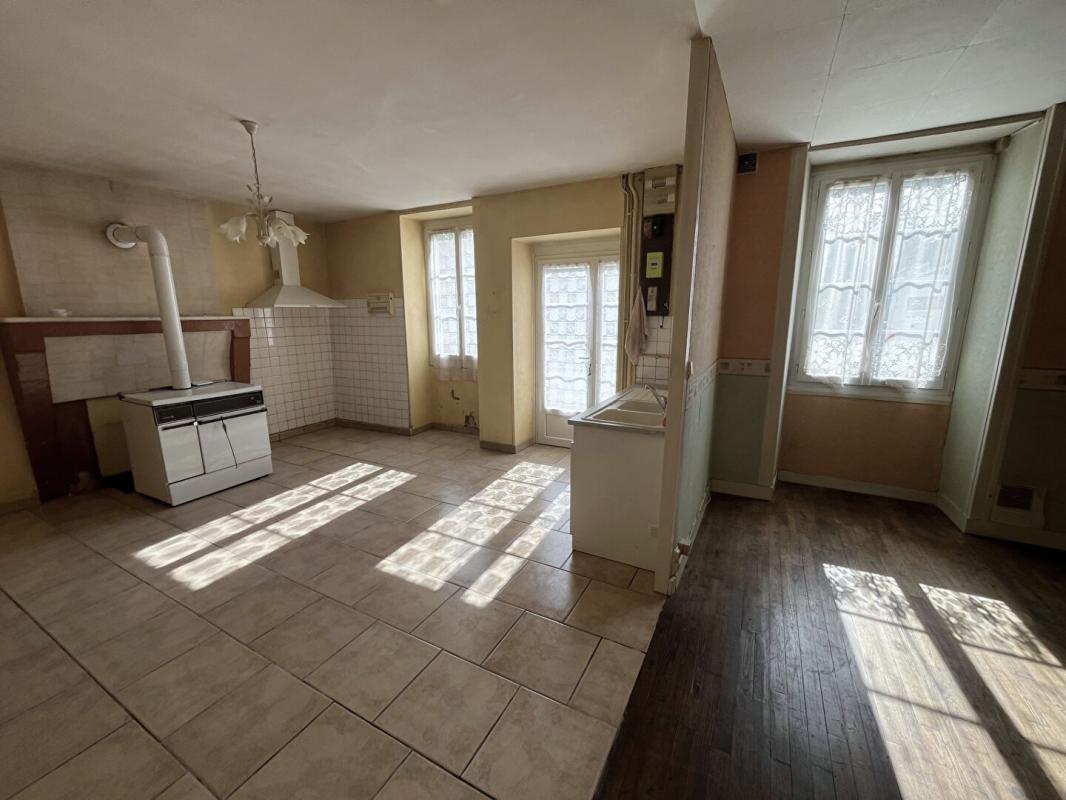 2 bedroom maison in Montmoreau, Charente, France