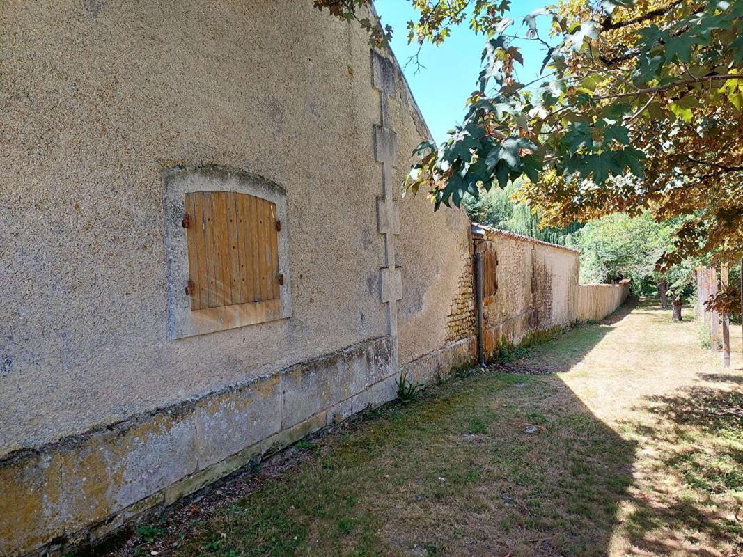 grange in Vervant, Charente-Maritime, France