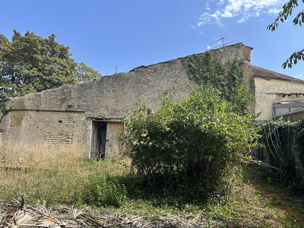 grange in Vervant, Charente-Maritime, France