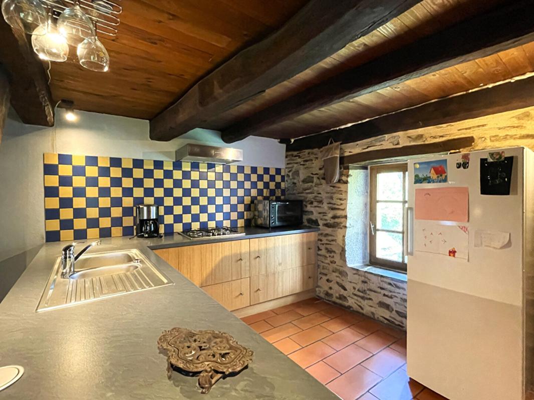 6 bedroom corps de ferme in Lapeyrugue, Cantal, France