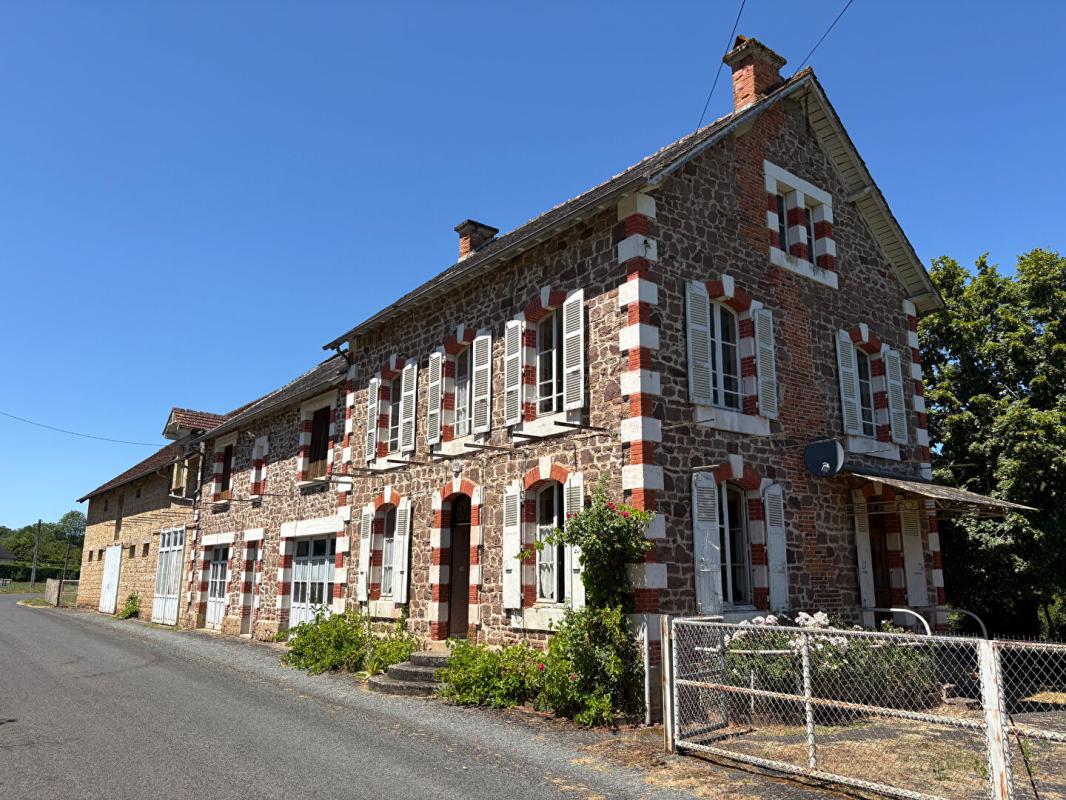 3 bedroom maison in Ayen, Corrèze, France