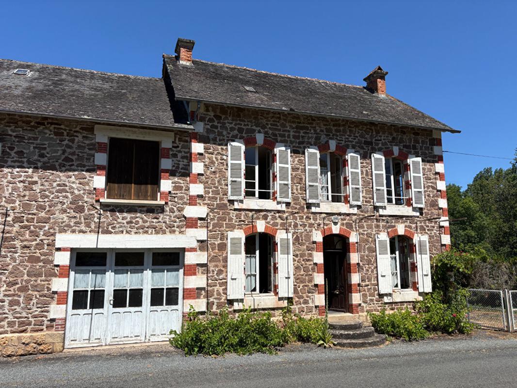 3 bedroom maison in Ayen, Corrèze, France