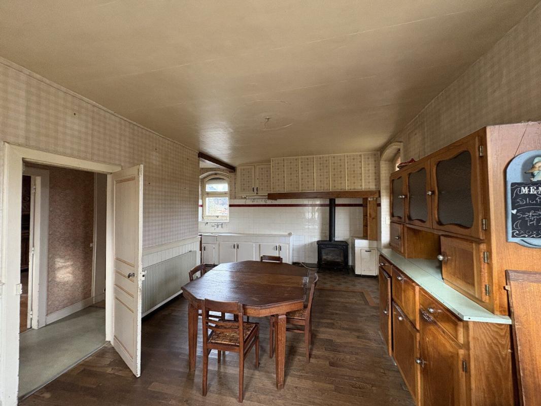 3 bedroom maison in Ayen, Corrèze, France