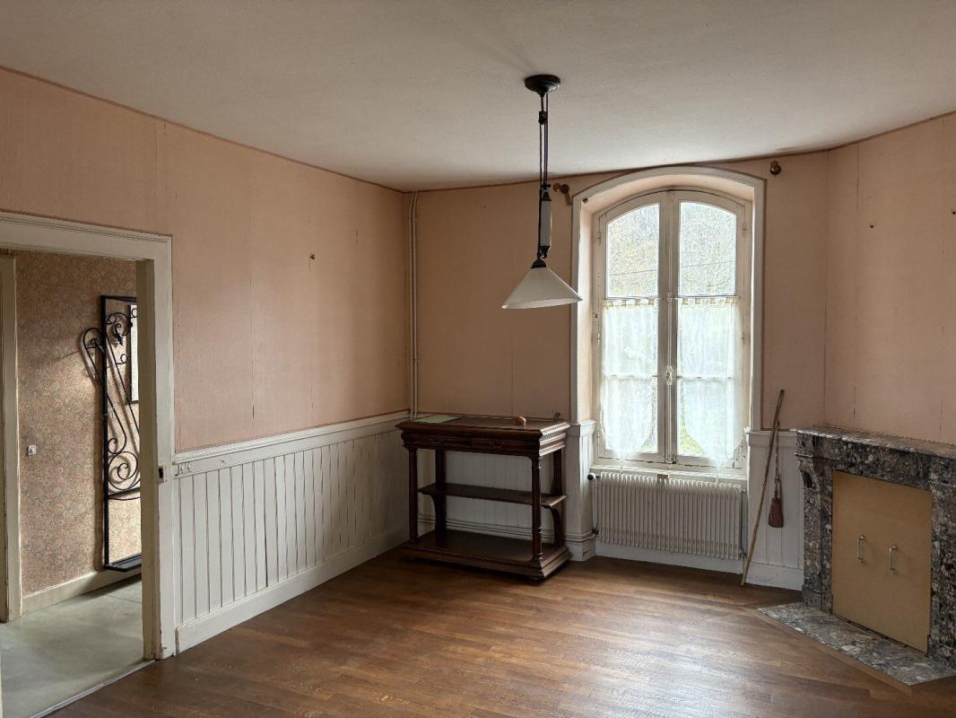 3 bedroom maison in Ayen, Corrèze, France