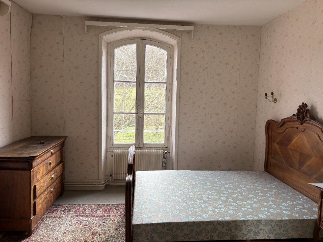 3 bedroom maison in Ayen, Corrèze, France