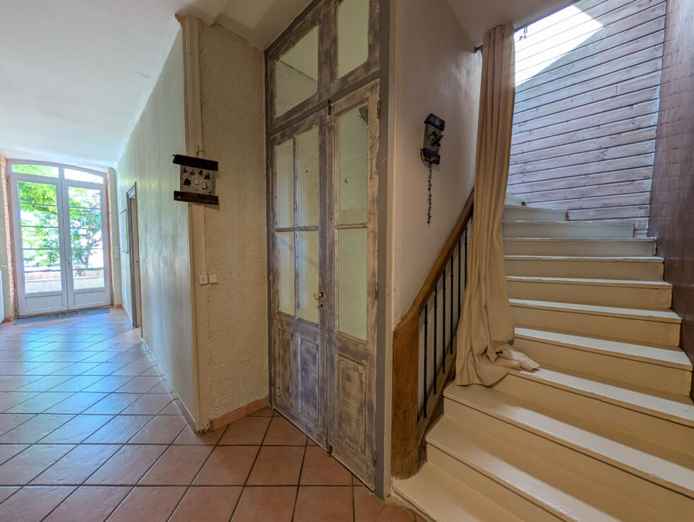Renovated stone house with garage, garden and private pool, just 10 minutes from Carcassonne