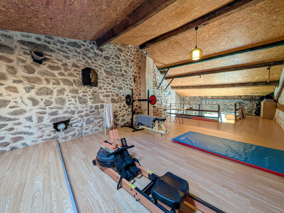 Renovated stone house with garage, garden and private pool, just 10 minutes from Carcassonne