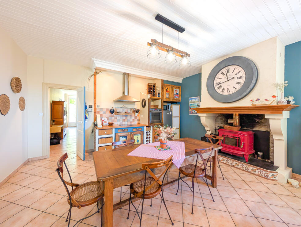 Renovated stone house with garage, garden and private pool, just 10 minutes from Carcassonne