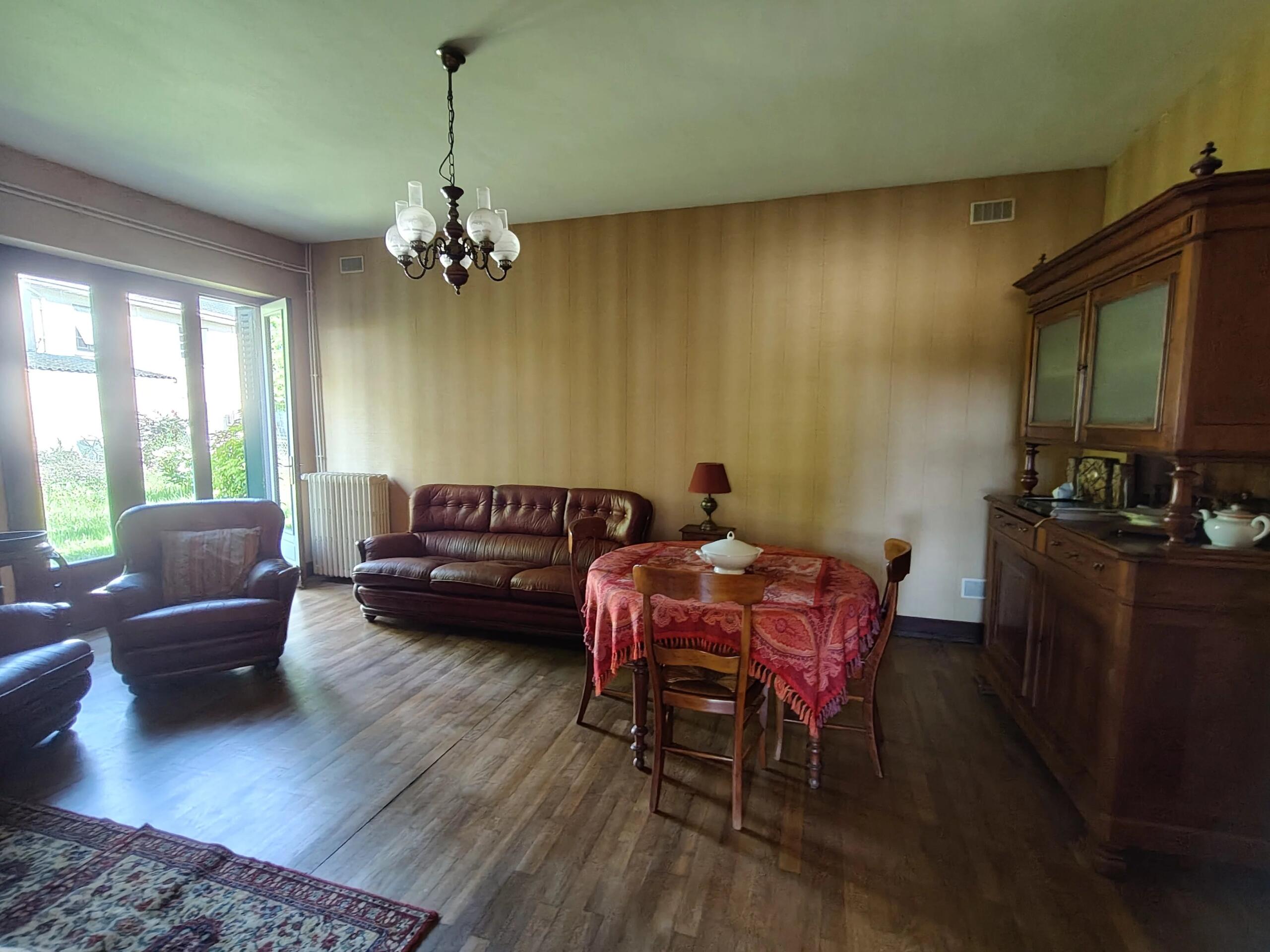 Spacious 6-bed stone home with barn and large garden, Limousin – France – BVI85638