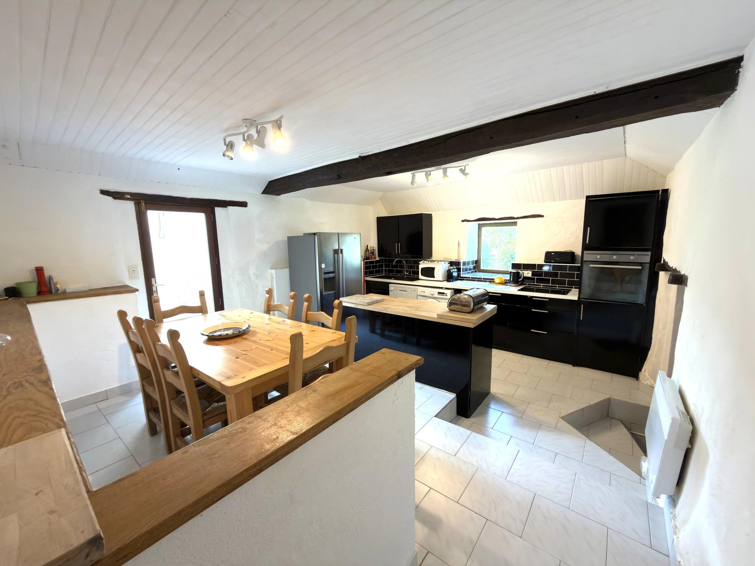 Stone property with swimming pool and barn, close to Aubeterre-sur-Dronne, Poitou-Charentes – France – BVI86862