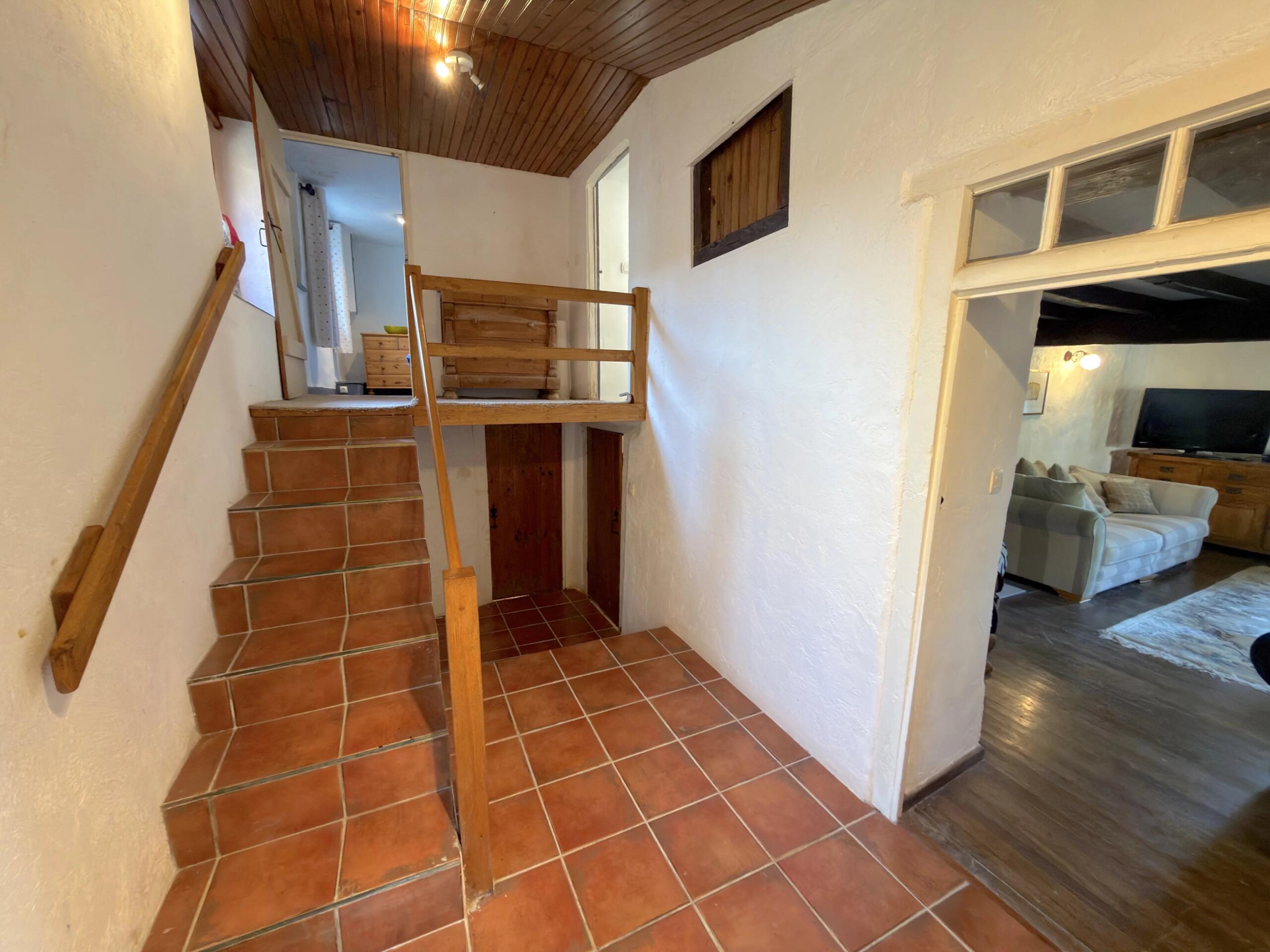 Stone property with swimming pool and barn, close to Aubeterre-sur-Dronne, Poitou-Charentes – France – BVI86862