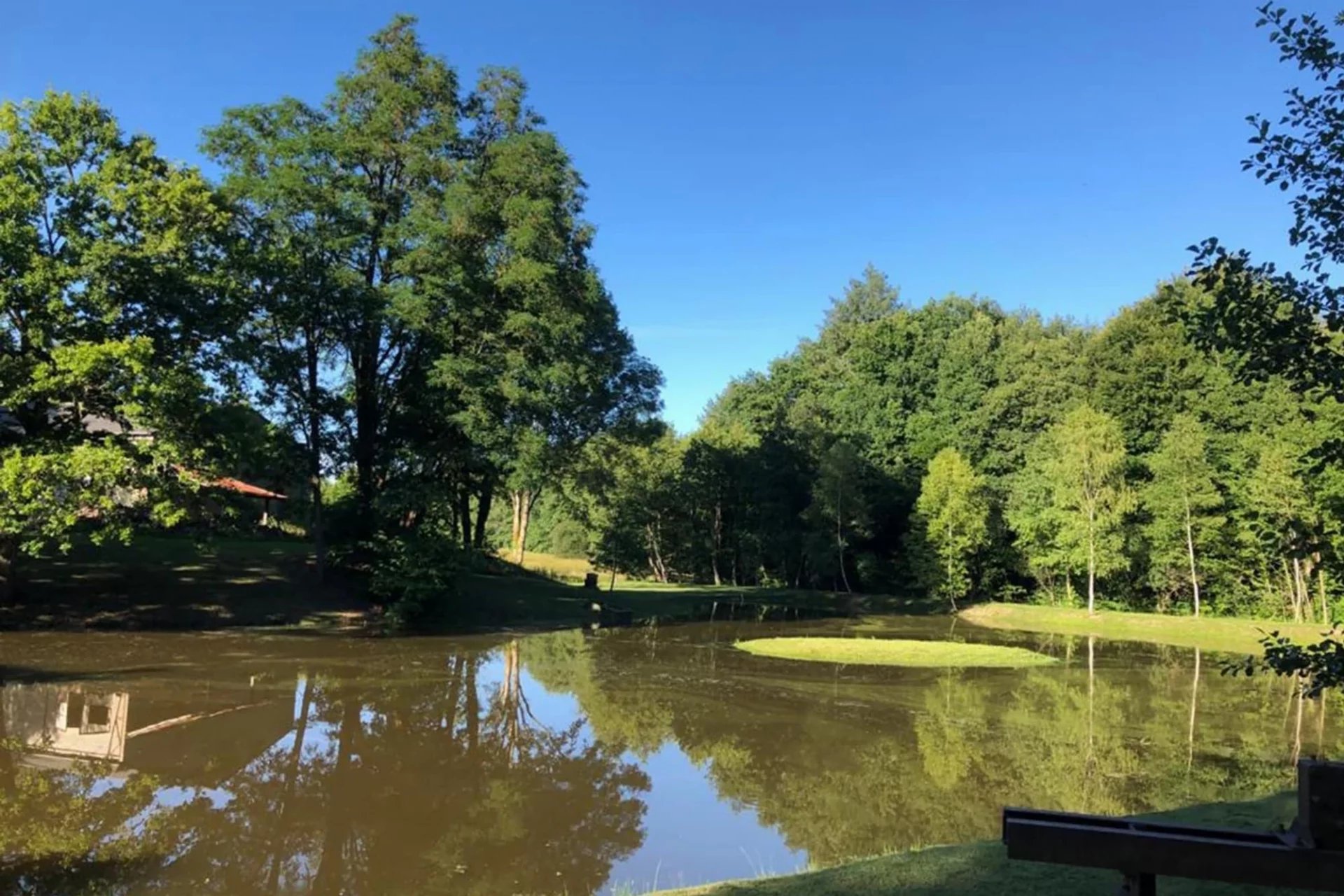 Beautifully restored historic mill with pool, lake and barn, Limousin – France – BVI81941