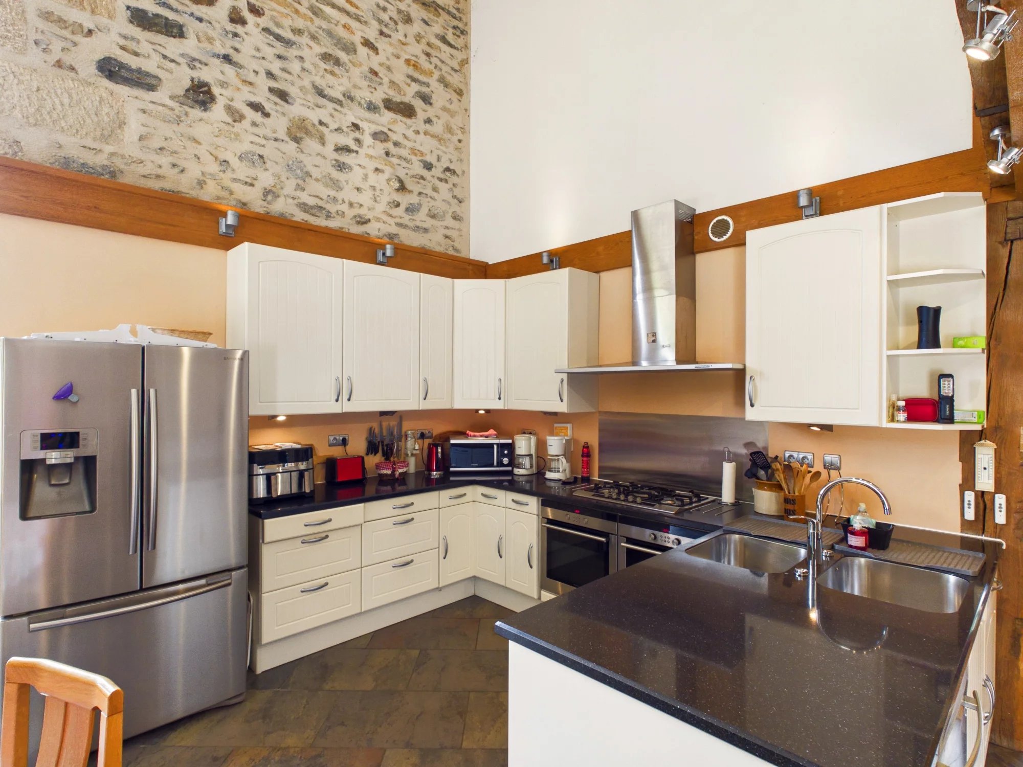 Beautifully restored historic mill with pool, lake and barn, Limousin – France – BVI81941
