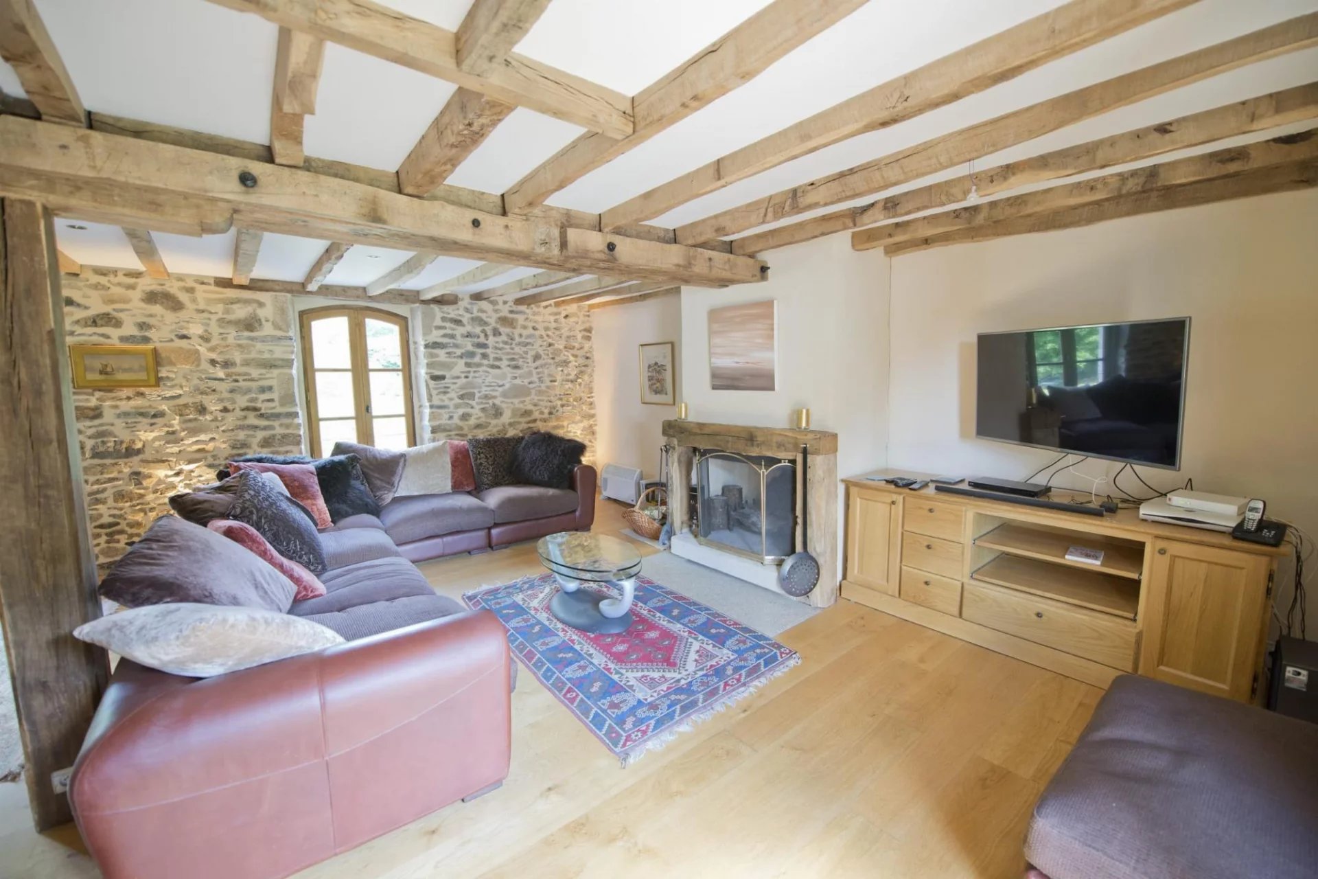 Beautifully restored historic mill with pool, lake and barn, Limousin – France – BVI81941