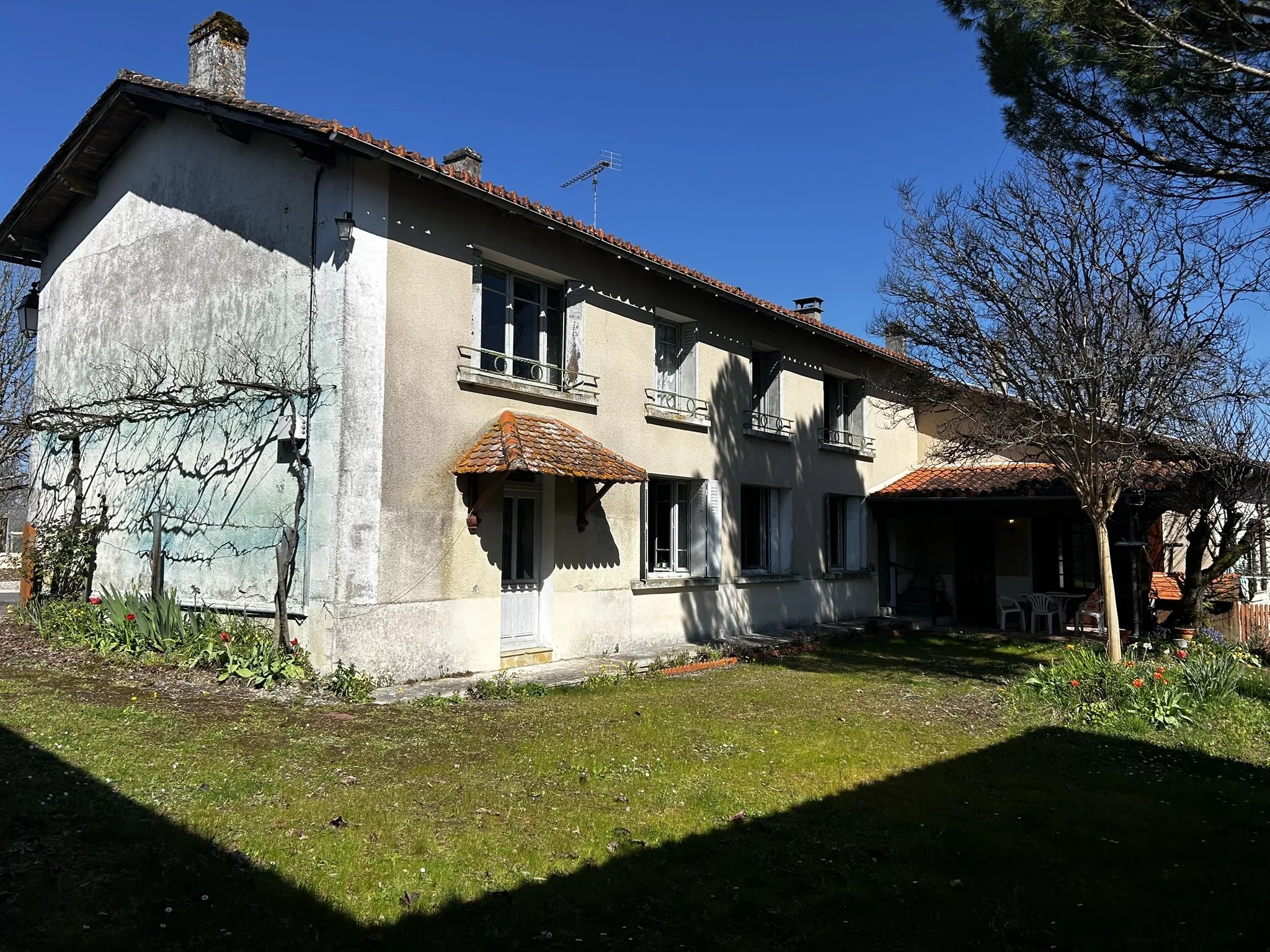 2 Attached Houses and Barns in Pretty Village, Poitou-Charentes – France – BVI84966
