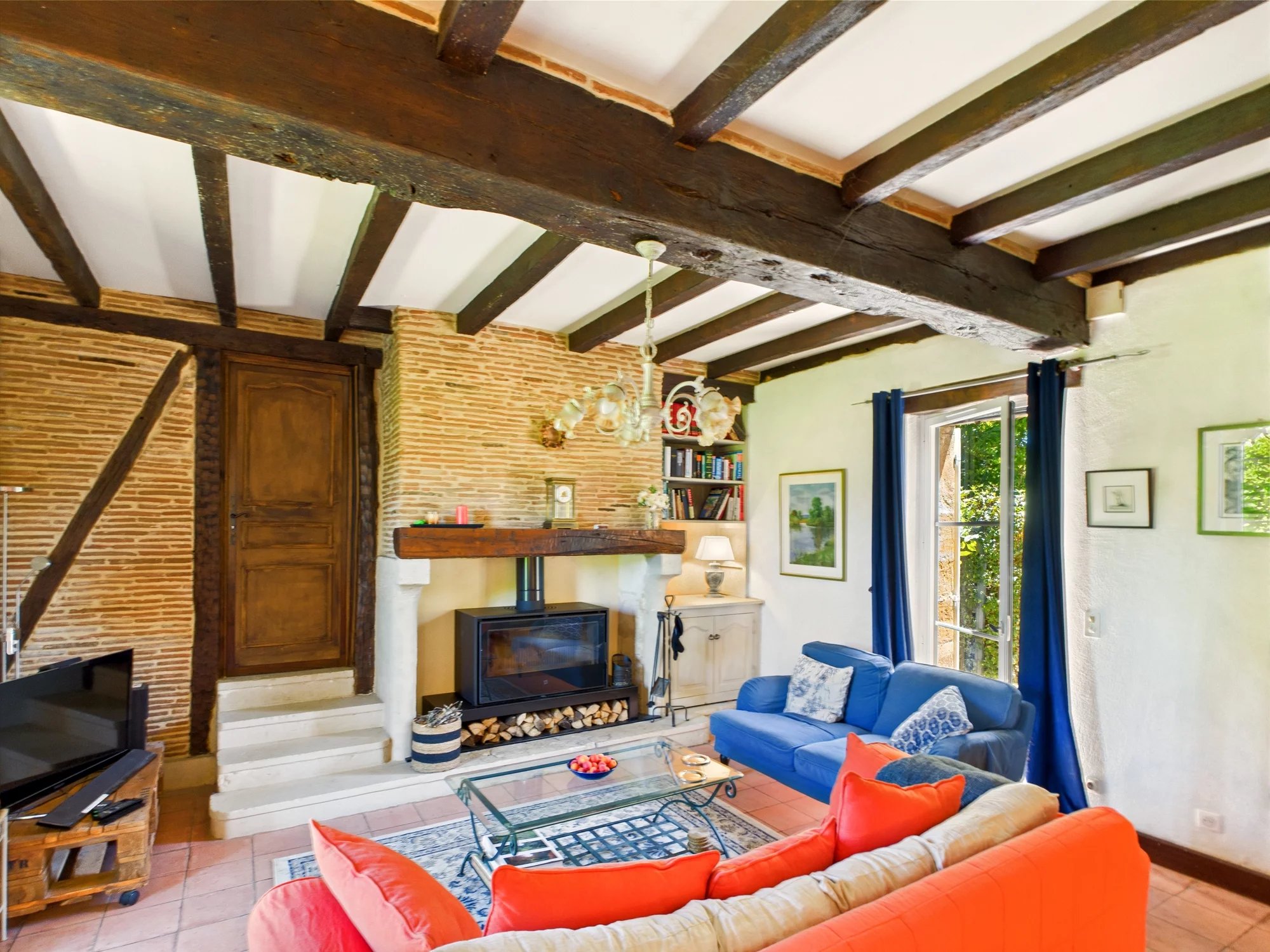 Fabulous family home or income generating with large pool near Bergerac, Aquitaine – France – BVI68643
