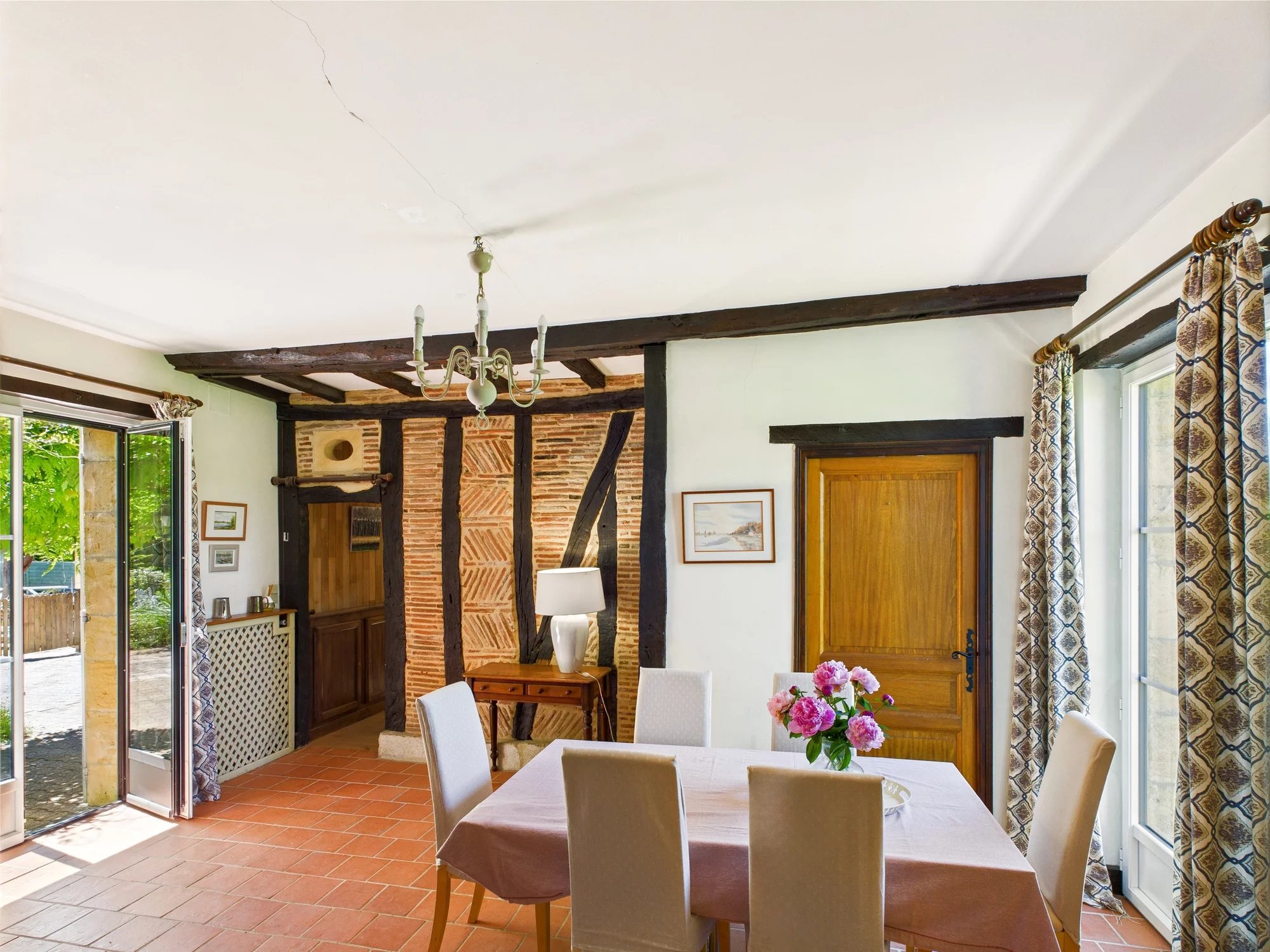 Fabulous family home or income generating with large pool near Bergerac, Aquitaine – France – BVI68643