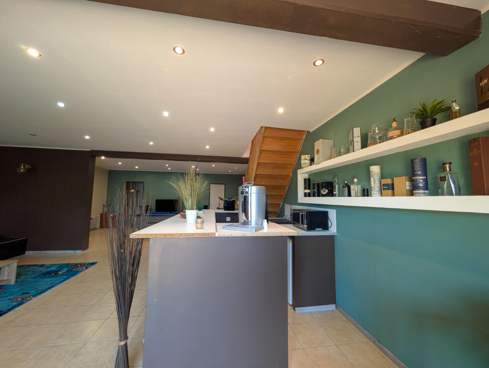 Spacious architect-designed home with open views and strong potential for adaptation – 9km from Castelnaudary