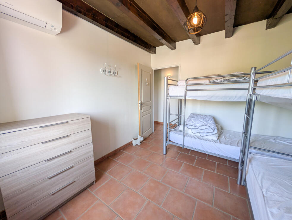 Beautifully Renovated 3-Bedroom Stone House with Pool & Stunning Views near the Canal du Midi, Gîte Business