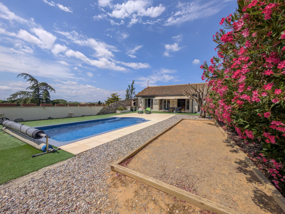 Beautifully Renovated 3-Bedroom Stone House with Pool & Stunning Views near the Canal du Midi, Gîte Business