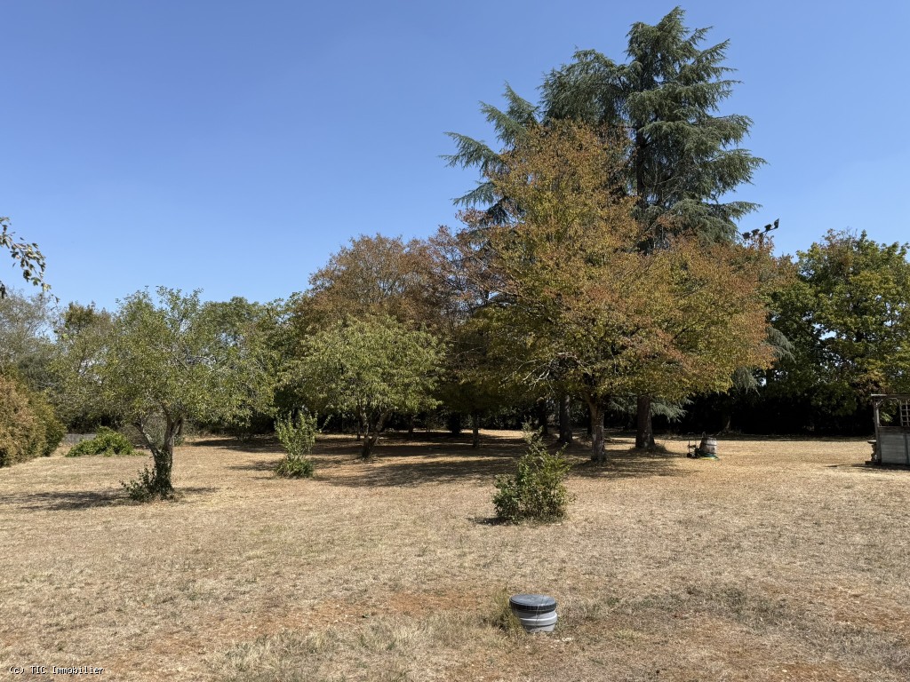 5 bedroom House in Verteuil-Sur-Charente, France – r7572