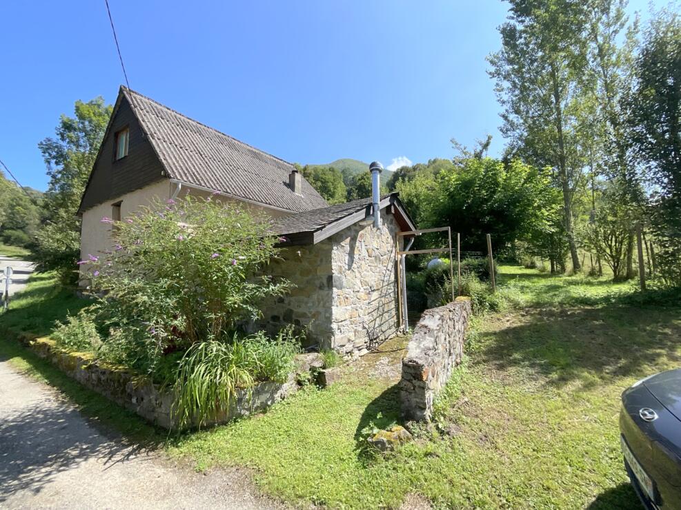 Couledoux, BOUTX – Perfect holiday home in the Pyrenees mountains close to skiing, lakes, cycling, walking in an idyllic location