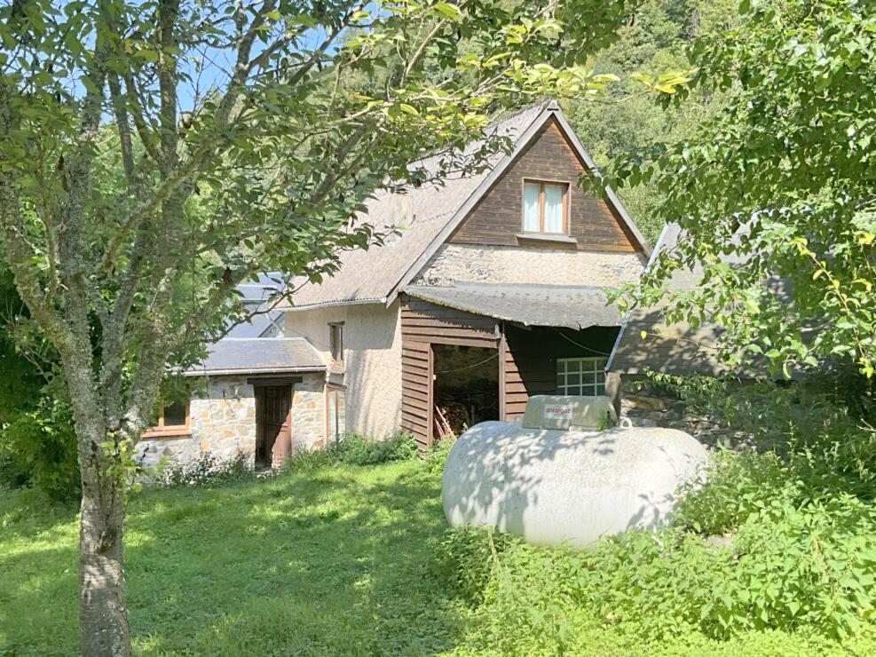 Couledoux, BOUTX – Perfect holiday home in the Pyrenees mountains close to skiing, lakes, cycling, walking in an idyllic location