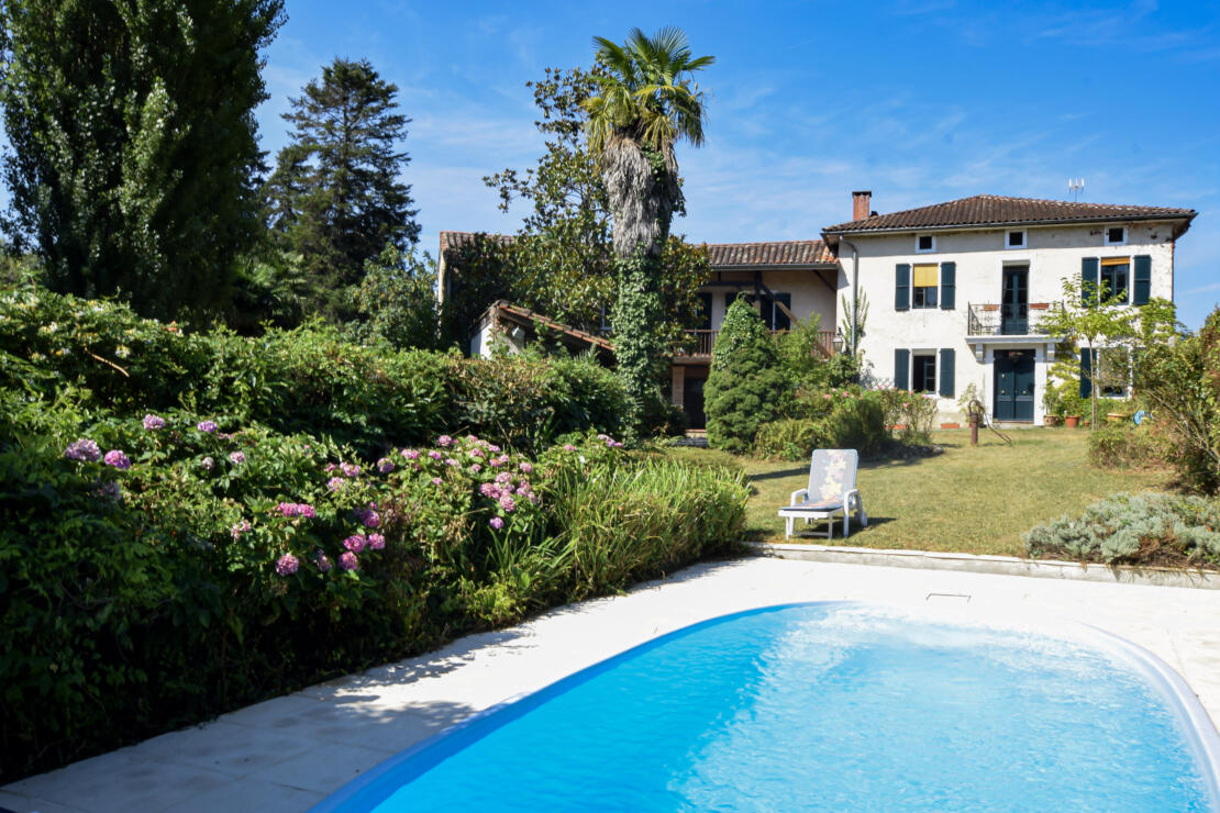 Touille – Substantial character home with pool, genuine marble floors and exceptional living space