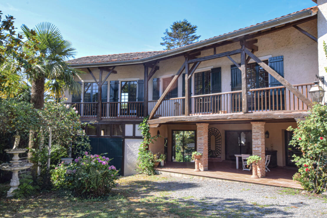 Touille – Substantial character home with pool, genuine marble floors and exceptional living space