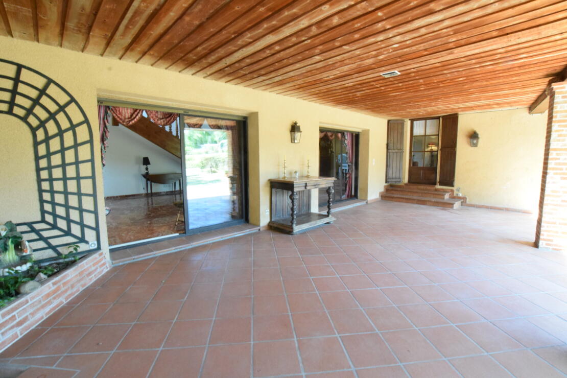 Touille – Substantial character home with pool, genuine marble floors and exceptional living space