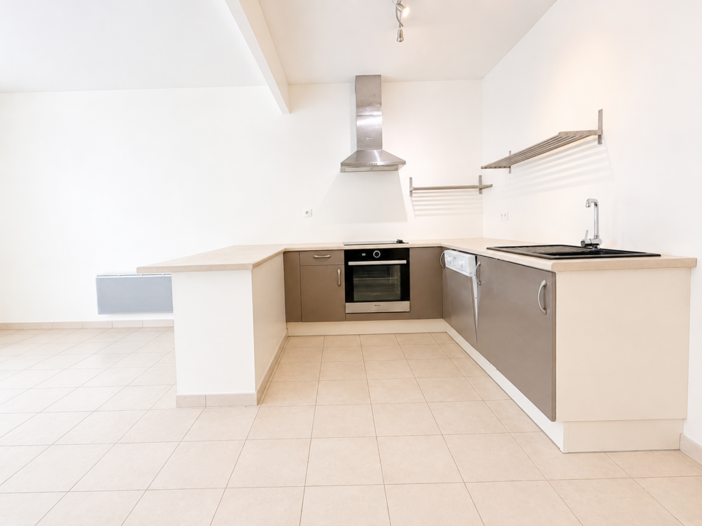 Bagnères-de-Luchon – Spacious modern 2 bedroom apartment (54.89m²) with garage & ski storage in Luchon, near the ski lift & cafés