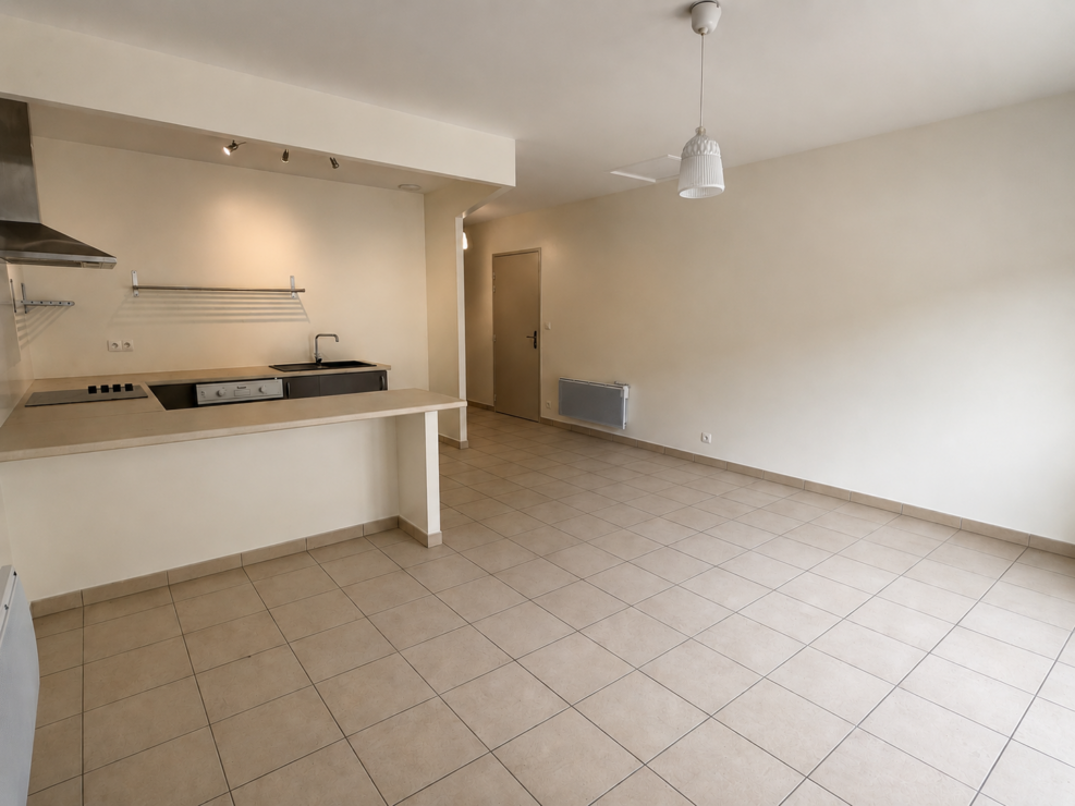 Bagnères-de-Luchon – Spacious modern 2 bedroom apartment (54.89m²) with garage & ski storage in Luchon, near the ski lift & cafés