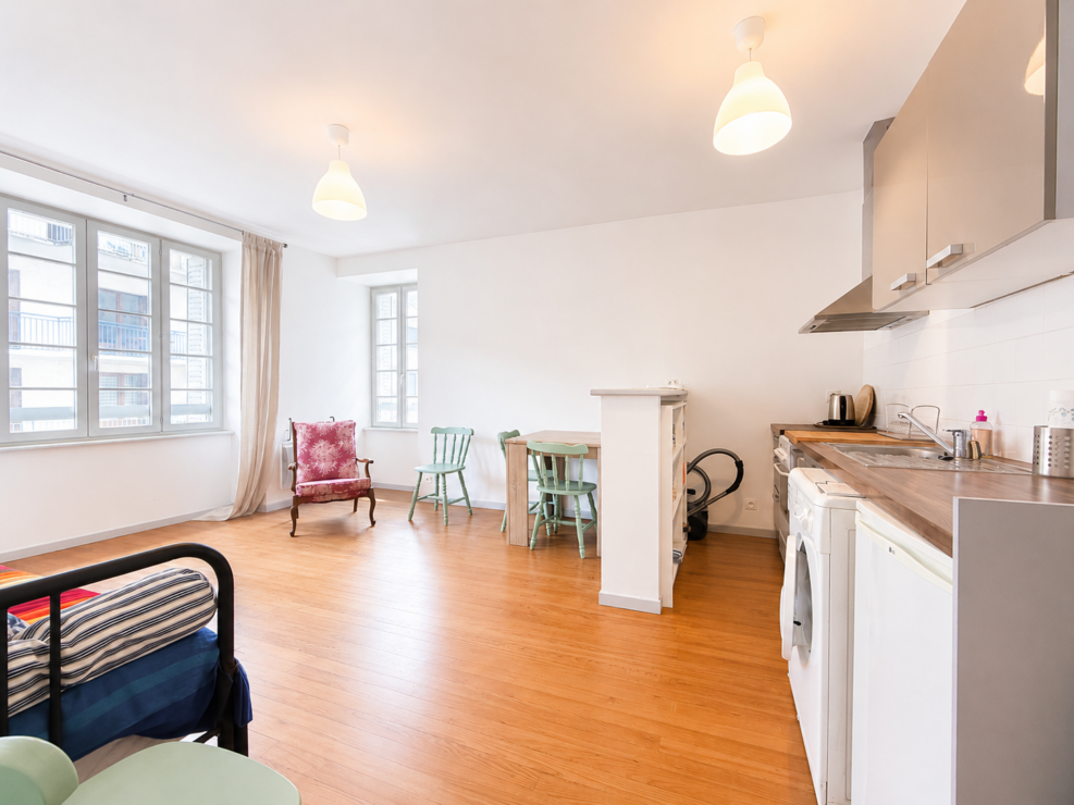 Bagnères de Luchon – This spacious, furnished 1-bed apt with parking & ski storage is a perfect holiday rental