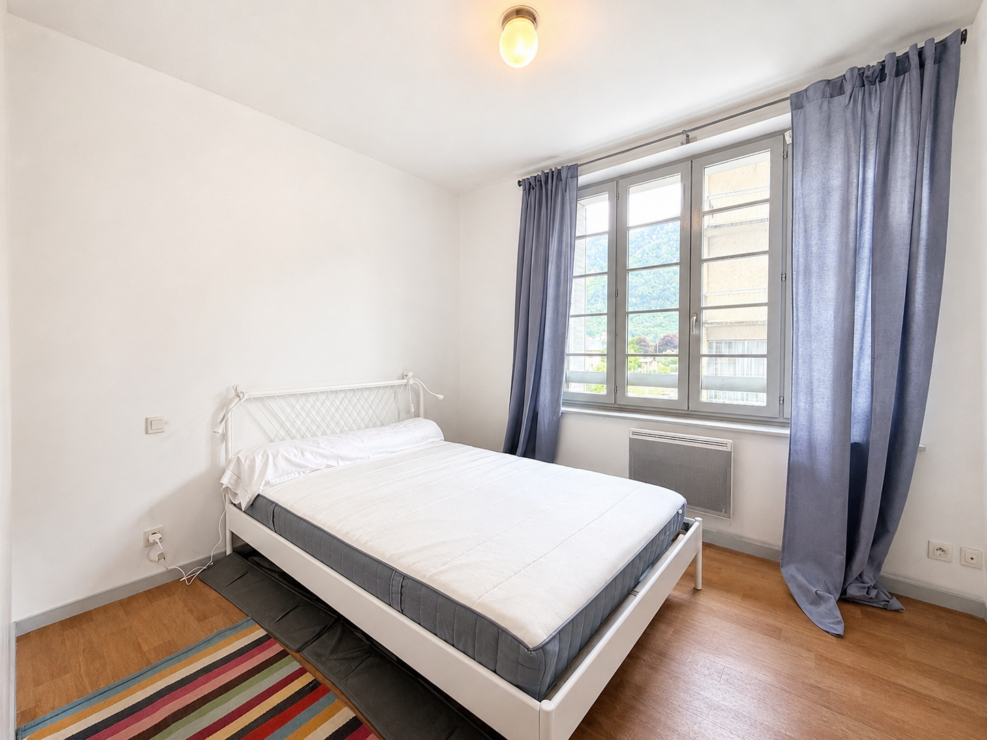 Bagnères de Luchon – This spacious, furnished 1-bed apt with parking & ski storage is a perfect holiday rental